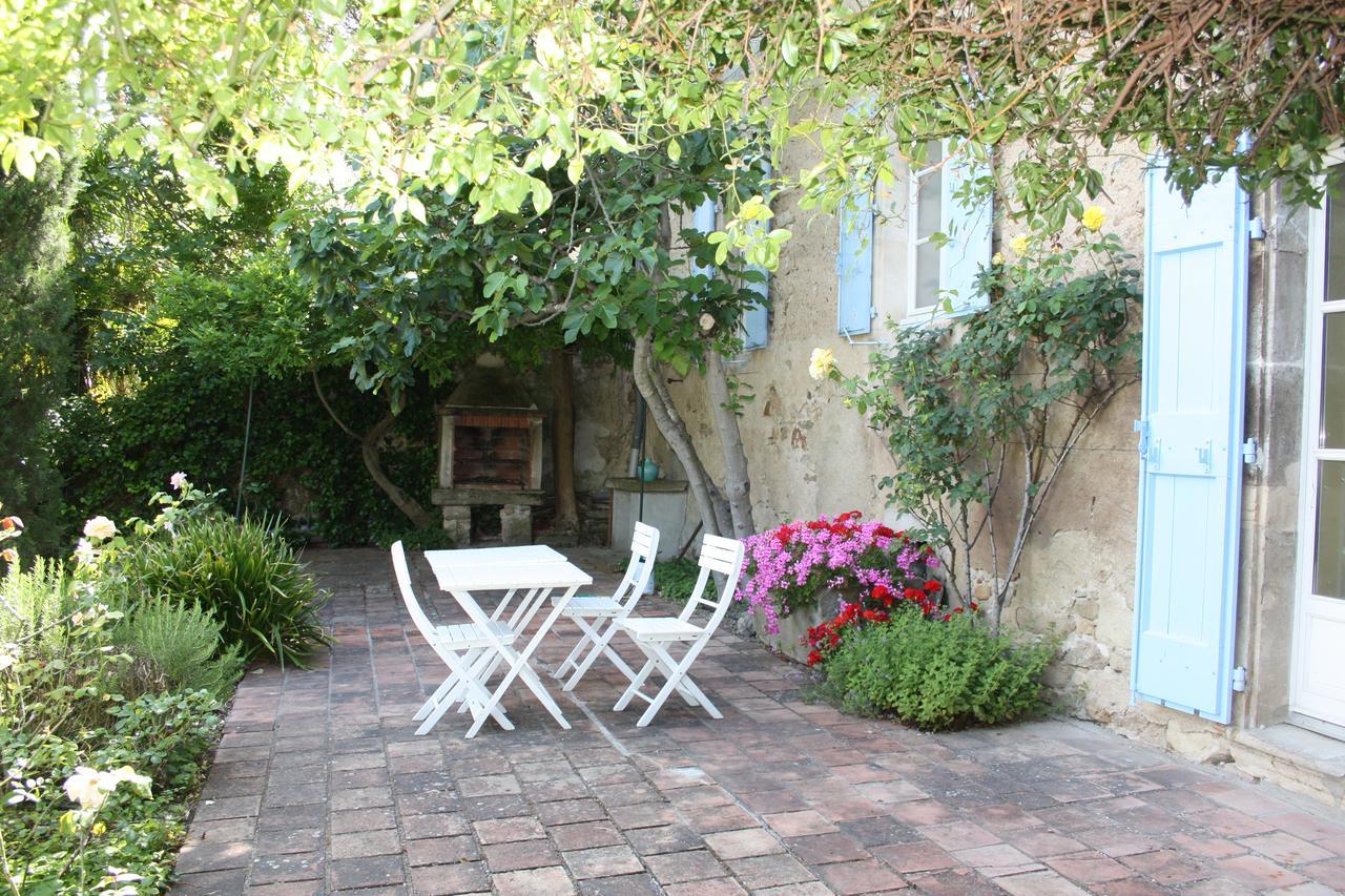 Maison De Mallast Montolieu Bagian luar foto